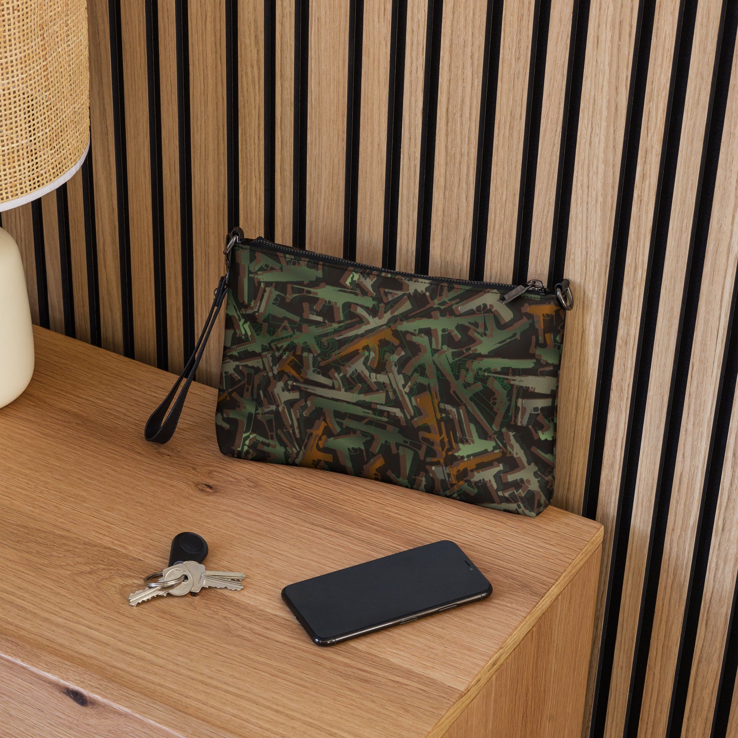 GUGmo camo Crossbody bag